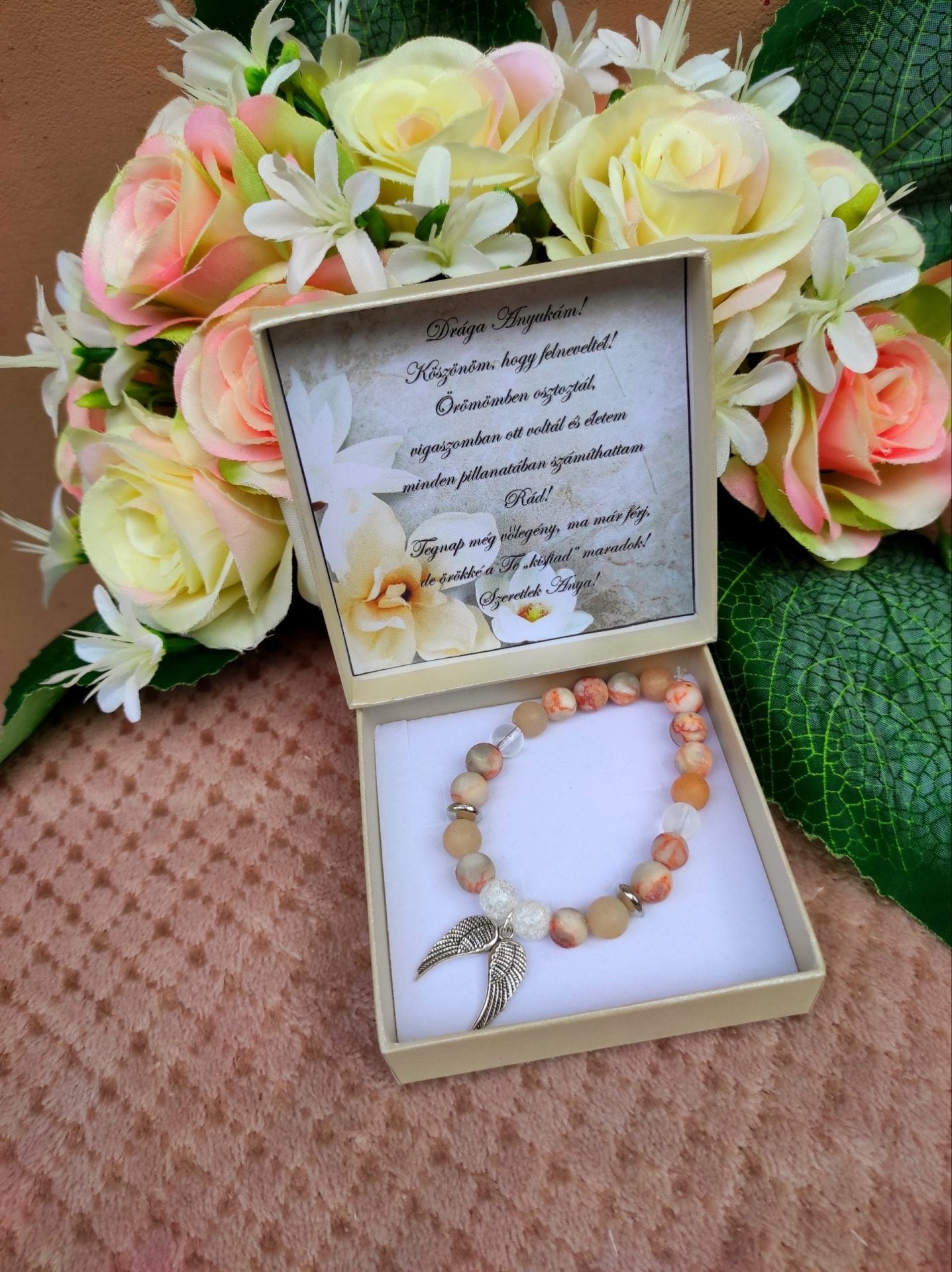 Angyalszárnyas nude szülőköszöntő